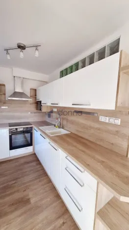 Pronájem bytu 3+kk, Praha, Hennerova, 72 m2