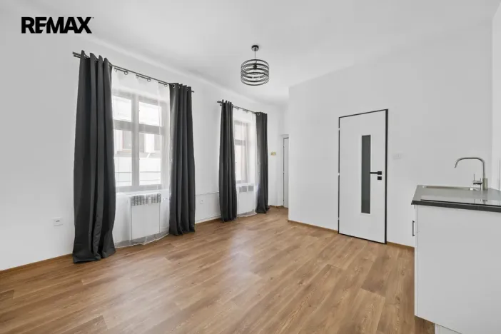 Pronájem bytu 1+kk, Úpice, Dr. E. Beneše, 20 m2