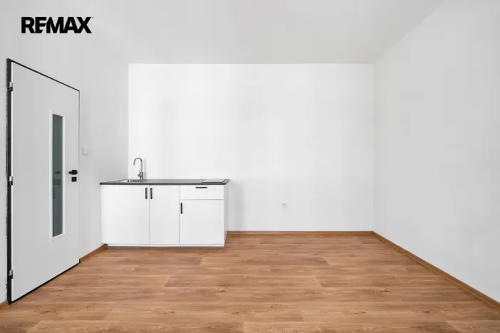Pronájem bytu 1+kk, Úpice, Dr. E. Beneše, 20 m2