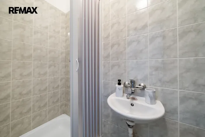 Pronájem bytu 1+kk, Úpice, Dr. E. Beneše, 20 m2