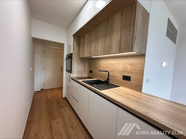 Pronájem bytu 1+kk, Zlín, Kúty, 30 m2