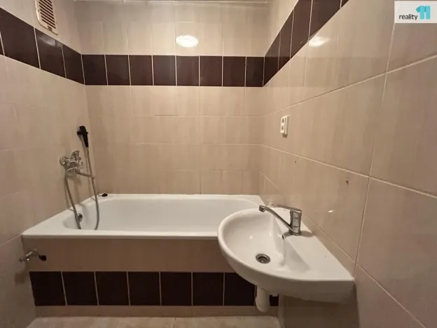 Prodej bytu 3+1, Praha - Horní Počernice, Běluňská, 73 m2