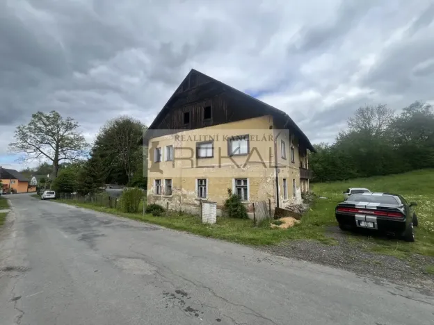 Prodej vícegeneračního domu, Sezemice, 250 m2