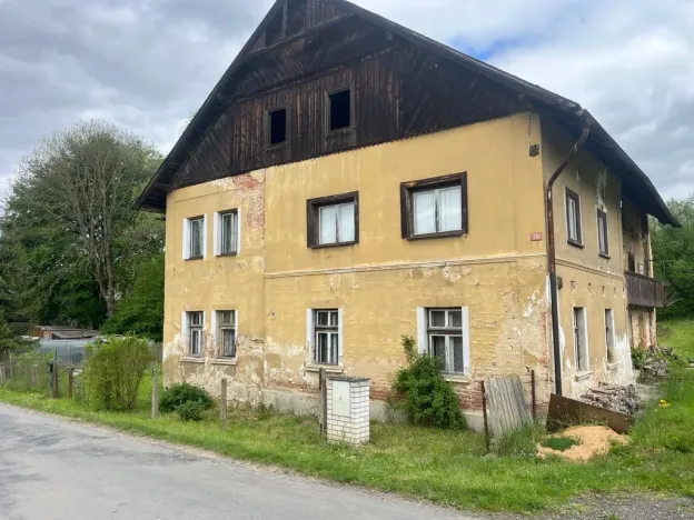Prodej vícegeneračního domu, Sezemice, 310 m2