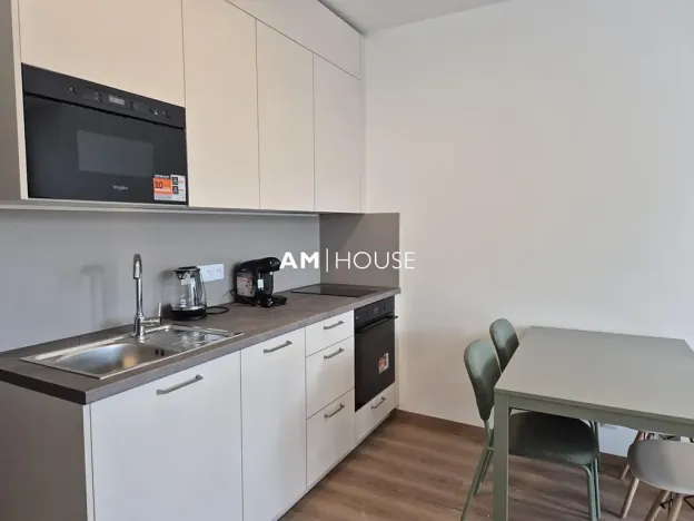 Pronájem bytu 1+kk, Praha - Vysočany, Poděbradská, 35 m2