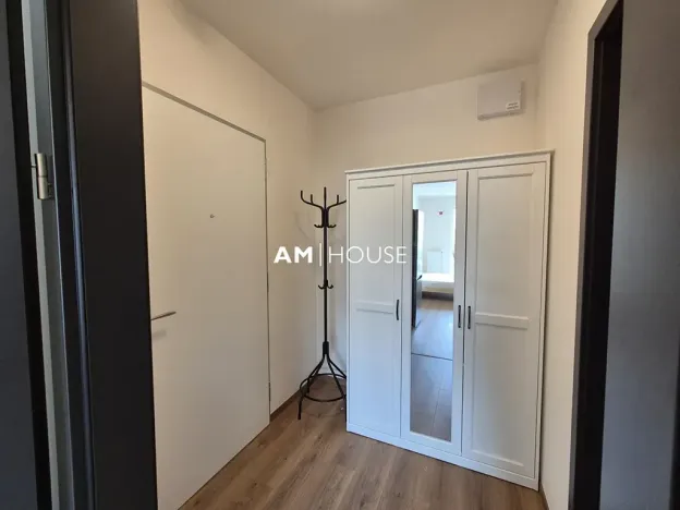 Pronájem bytu 1+kk, Praha - Vysočany, Poděbradská, 35 m2
