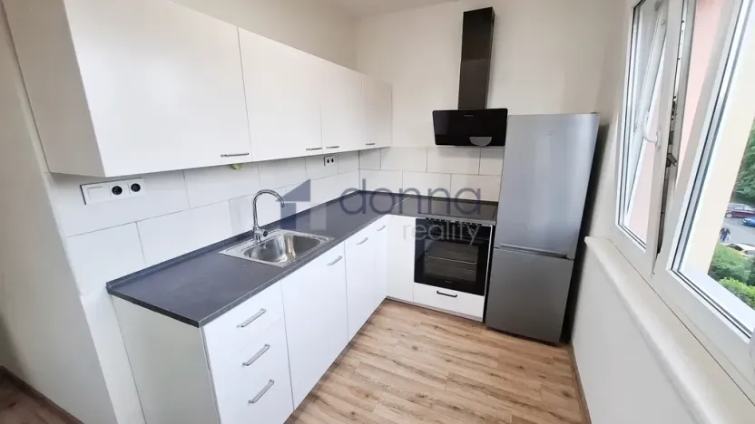 Prodej bytu 2+1, Praha, Sněženková, 52 m2