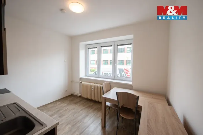 Pronájem bytu 1+1, Hradec Králové - Pražské Předměstí, Vocelova, 36 m2