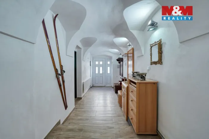 Prodej rodinného domu, Strážov, 359 m2