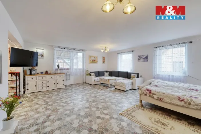 Prodej rodinného domu, Strážov, 359 m2