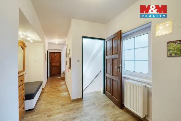 Prodej rodinného domu, Strážov, 359 m2