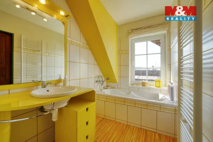 Prodej rodinného domu, Strážov, 359 m2