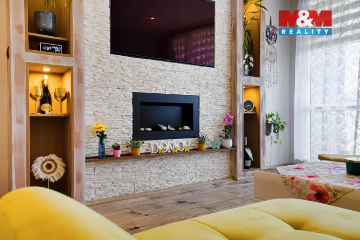 Prodej bytu 2+1, Chomutov, Holešická, 62 m2