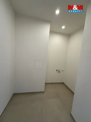 Pronájem bytu 3+kk, Praha - Bohnice, Zelenohorská, 68 m2