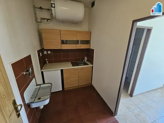 Pronájem kanceláře, Plzeň - Jižní Předměstí, Kollárova, 21 m2