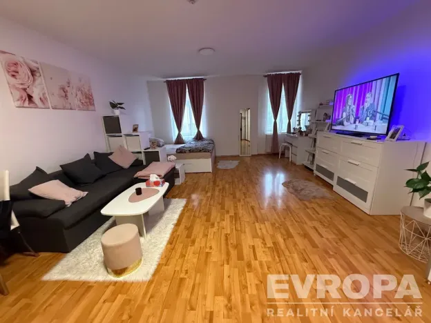 Pronájem bytu 1+kk, Liberec - Liberec II-Nové Město, Chrastavská, 38 m2