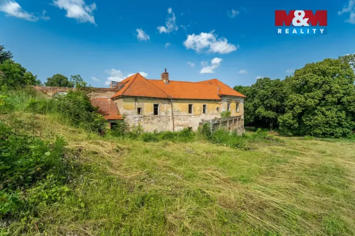 Prodej komerčního pozemku, Zvoleněves, 18484 m2