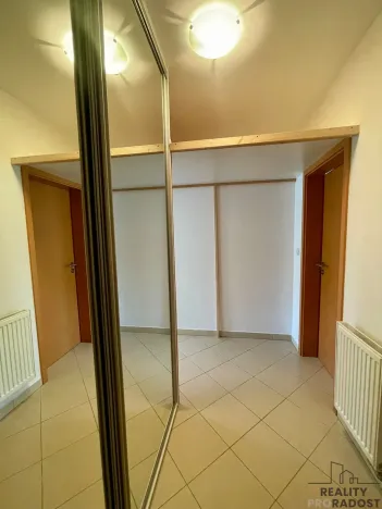 Pronájem bytu 1+kk, Praha, Na okraji, 33 m2
