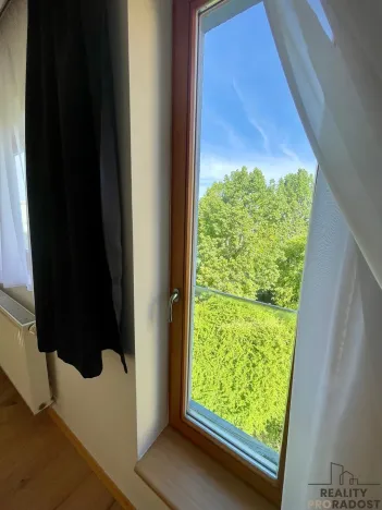 Pronájem bytu 1+kk, Praha, Na okraji, 33 m2
