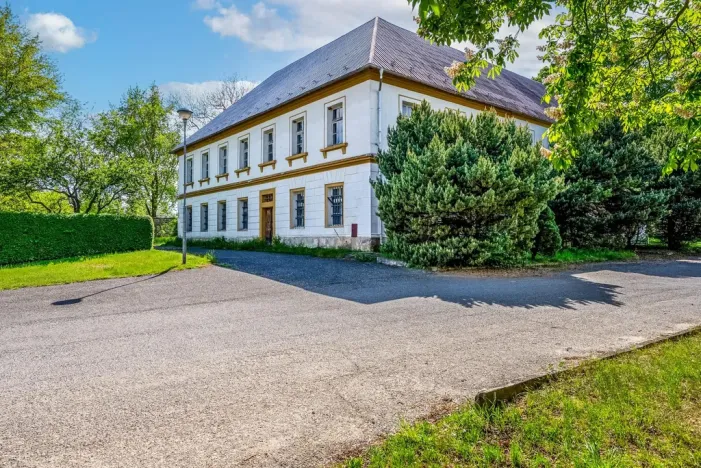 Prodej historického objektu, Velké Všelisy, 4000 m2