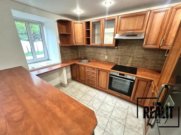 Prodej rodinného domu, Chorušice - Zahájí, 170 m2