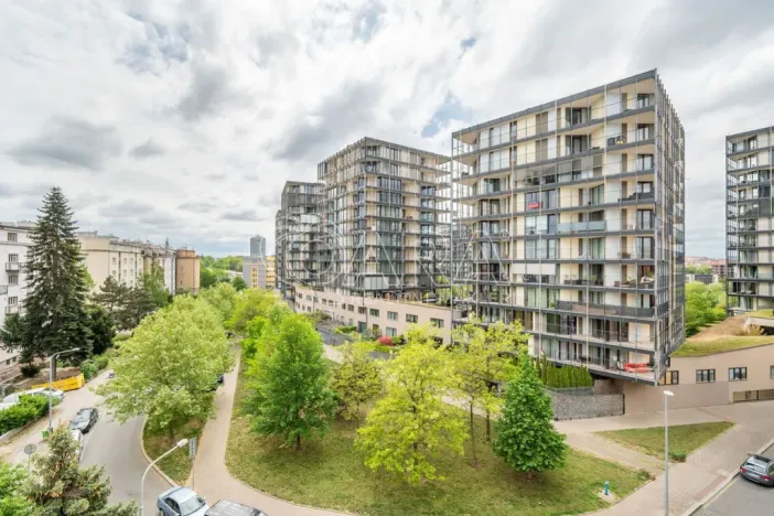 Pronájem bytu 2+kk, Praha - Malešice, Malešická, 63 m2