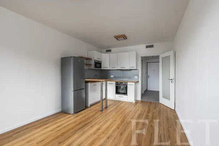 Pronájem bytu 1+kk, Praha - Vysočany, Smržových, 33 m2