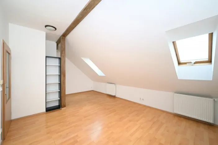 Pronájem bytu 2+kk, Praha - Vysočany, Spojovací, 36 m2