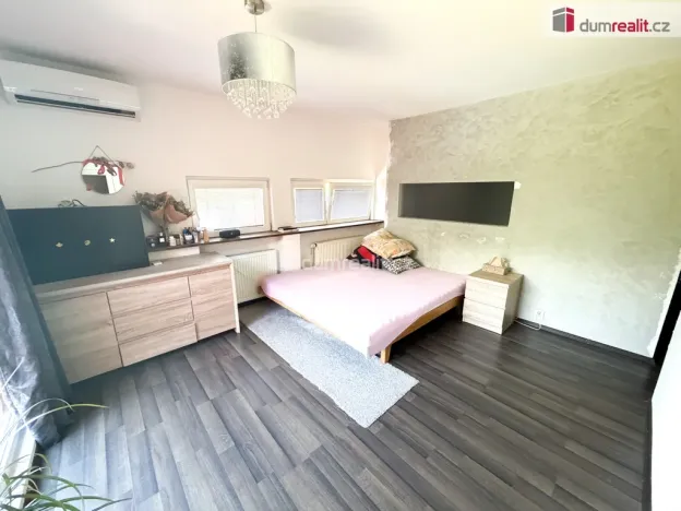 Prodej rodinného domu, Říčany - Jažlovice, Strmá, 160 m2