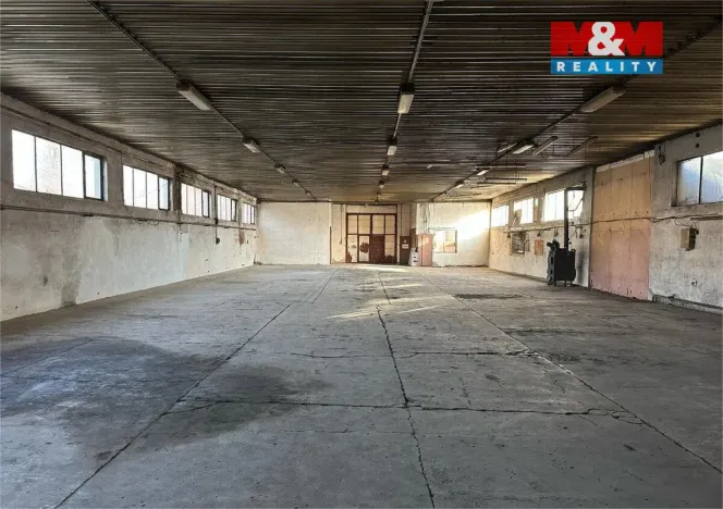Pronájem obchodního prostoru, Varnsdorf, Bratislavská, 700 m2