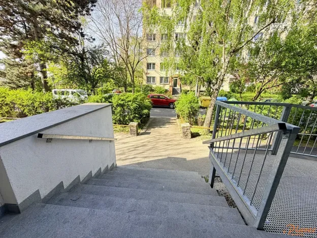 Prodej bytu 3+1, Praha - Strašnice, Pod strání, 68 m2