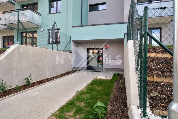 Pronájem bytu 2+kk, Praha - Strašnice, Strančická, 49 m2