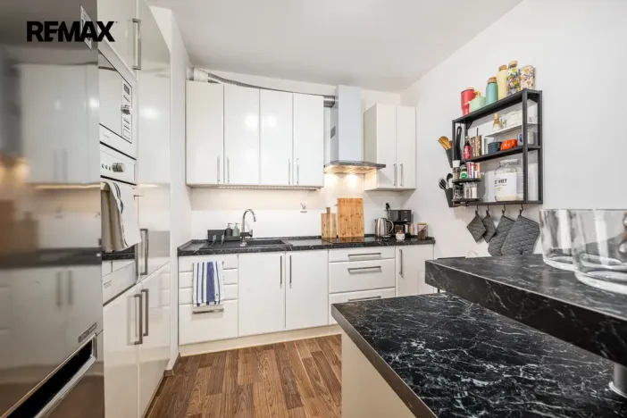Prodej bytu 2+kk, Praha - Horní Měcholupy, Modenská, 58 m2