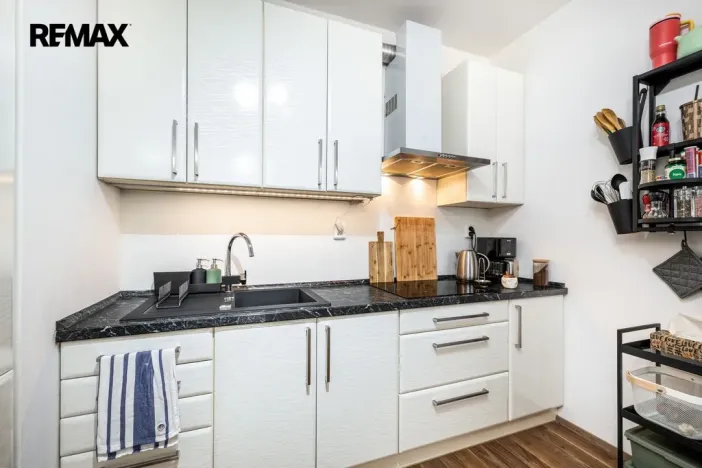 Prodej bytu 2+kk, Praha - Horní Měcholupy, Modenská, 58 m2