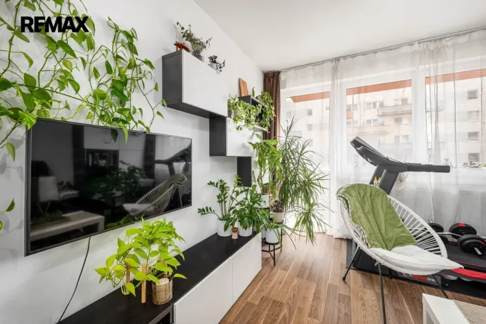 Prodej bytu 2+kk, Praha - Horní Měcholupy, Modenská, 58 m2