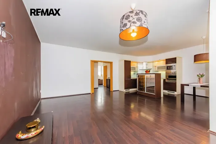 Prodej bytu 2+kk, Praha - Záběhlice, Záběhlická, 77 m2