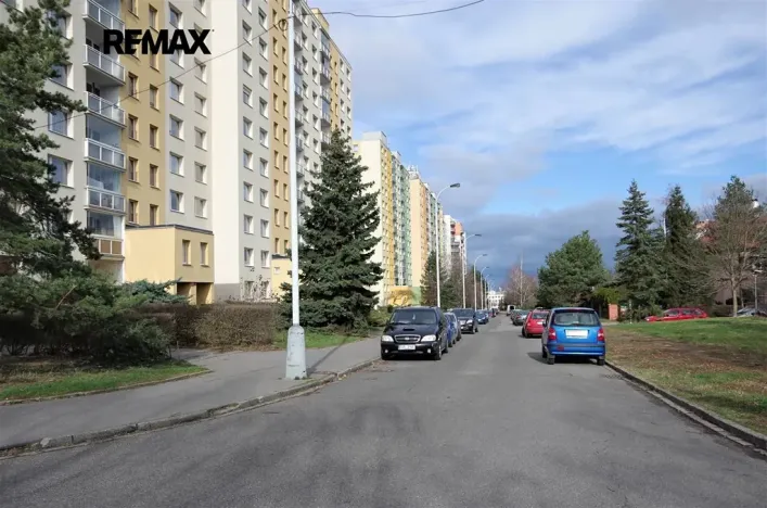 Pronájem bytu 1+kk, Praha - Kamýk, Otradovická, 37 m2