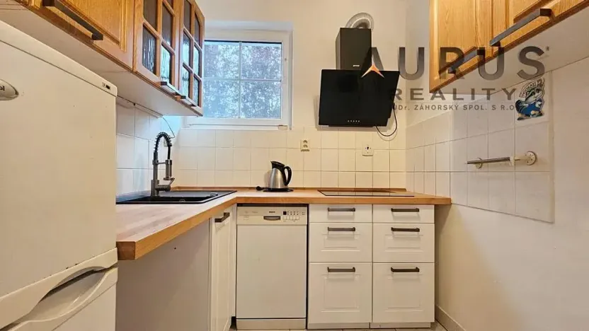 Pronájem bytu 1+kk, Praha - Radotín, Sobětická, 30 m2