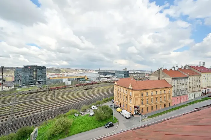 Pronájem bytu 2+kk, Praha - Vysočany, Spojovací, 36 m2