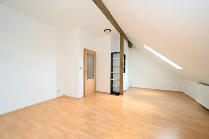 Pronájem bytu 2+kk, Praha - Vysočany, Spojovací, 36 m2
