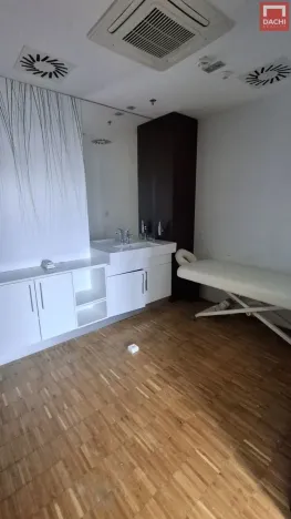 Pronájem komerční nemovitosti, Olomouc, Jeremenkova, 200 m2