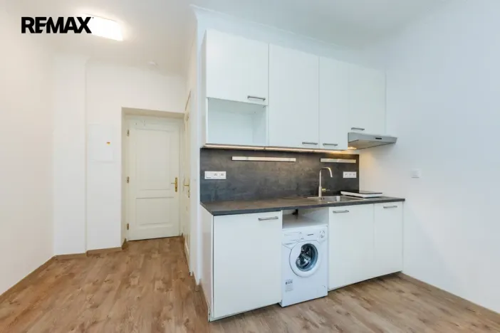Prodej kanceláře, Praha - Vršovice, Černomořská, 20 m2