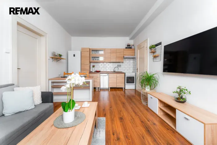 Pronájem bytu 2+kk, Hradec Králové - Kukleny, Denisovo náměstí, 66 m2