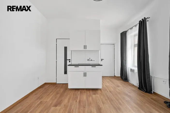 Pronájem bytu 1+kk, Úpice, Dr. E. Beneše, 20 m2