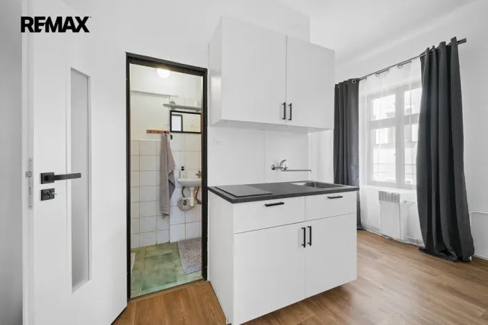 Pronájem bytu 1+kk, Úpice, Dr. E. Beneše, 20 m2