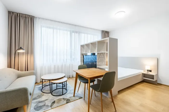 Pronájem bytu 1+kk, Praha - Karlín, Pobřežní, 28 m2
