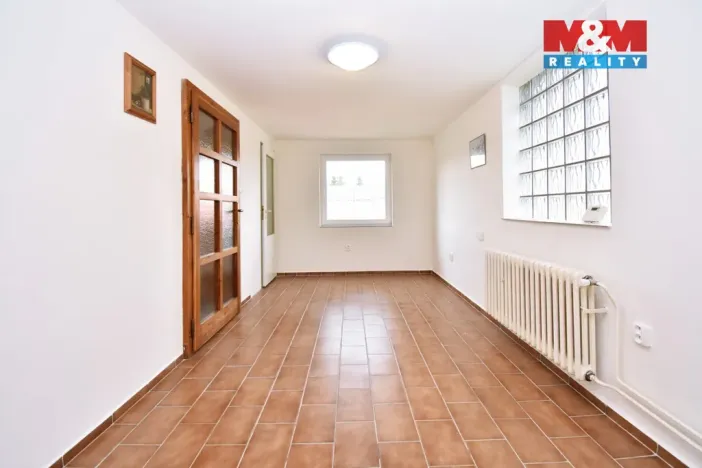 Prodej komerční nemovitosti, Libiš, 300 m2