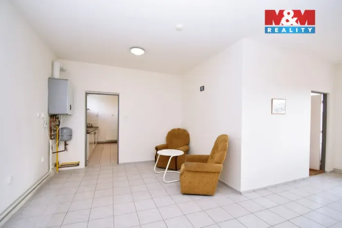 Prodej komerční nemovitosti, Libiš, 300 m2