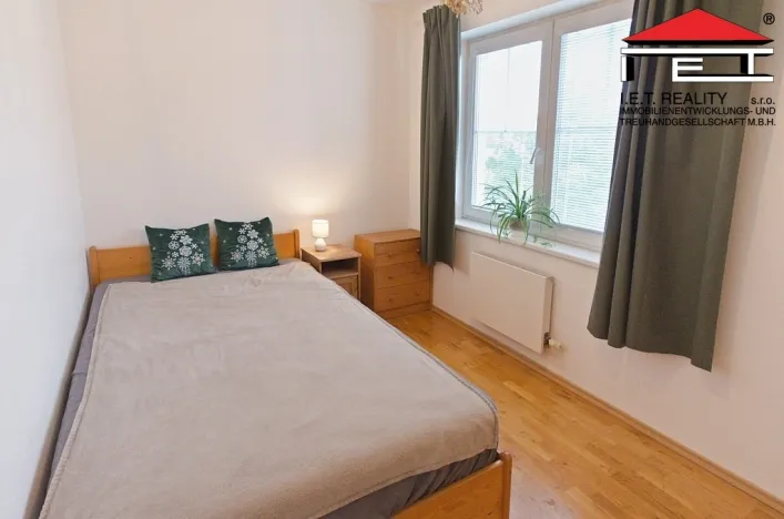 Pronájem bytu 3+1, Praha - Libeň, Společná, 66 m2