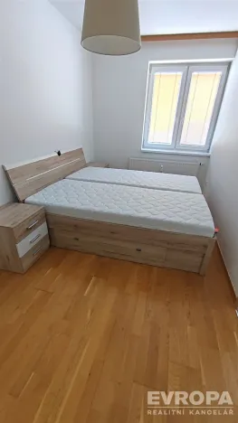 Pronájem bytu 2+1, Pardubice - Bílé Předměstí, Holubova, 62 m2